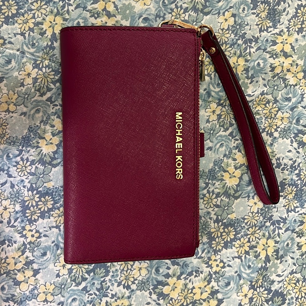 Micheal Kors wallet